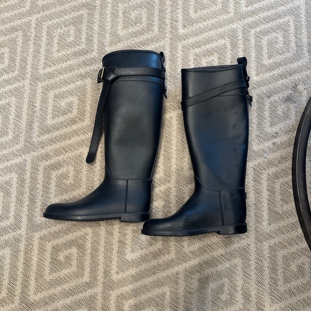 Burberry Black Winter Rain Boots with Durable Design
